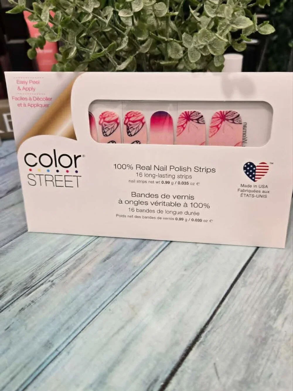Color Street Press On Nail Design - Wing Woman